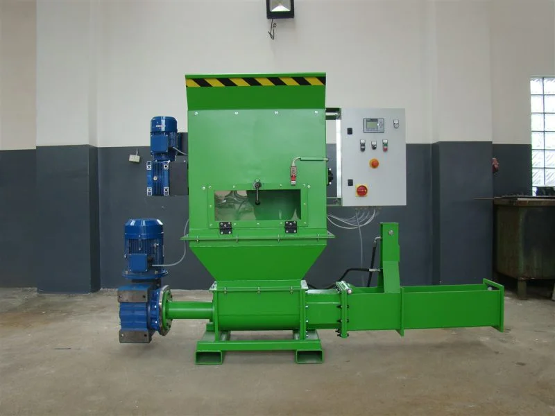 BartonTech EPS C50 — Kompaktní kompaktor na polystyren s kompresním poměrem 40:1. Ideální pro menší provozy.